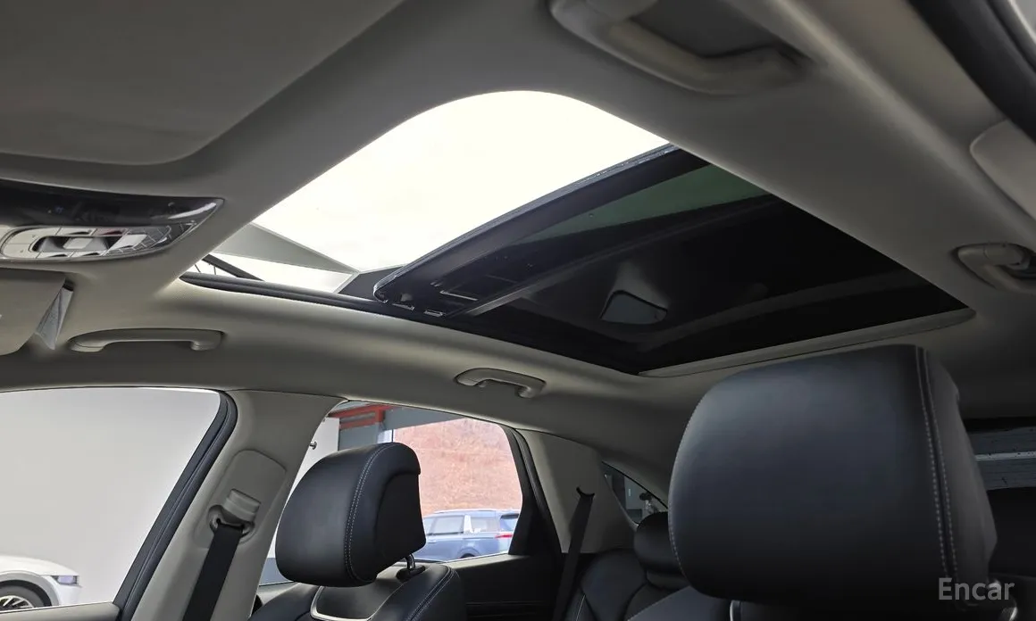 Фото 19 - Genesis GV70