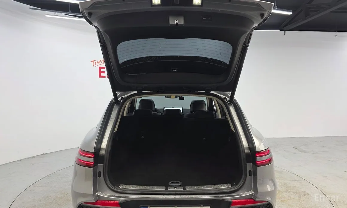 Фото 20 - Genesis GV70