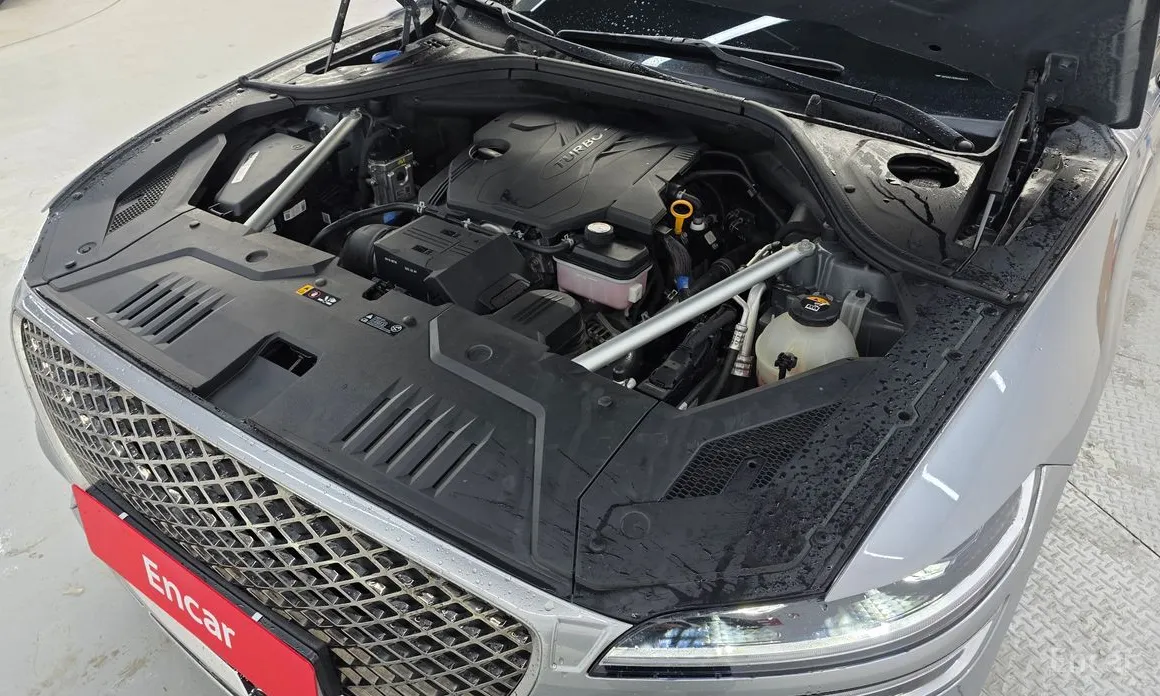 Фото 6 - Genesis GV70