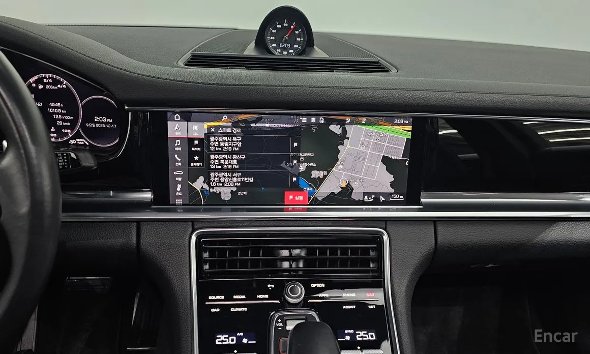 Фото 14 - Porsche Panamera