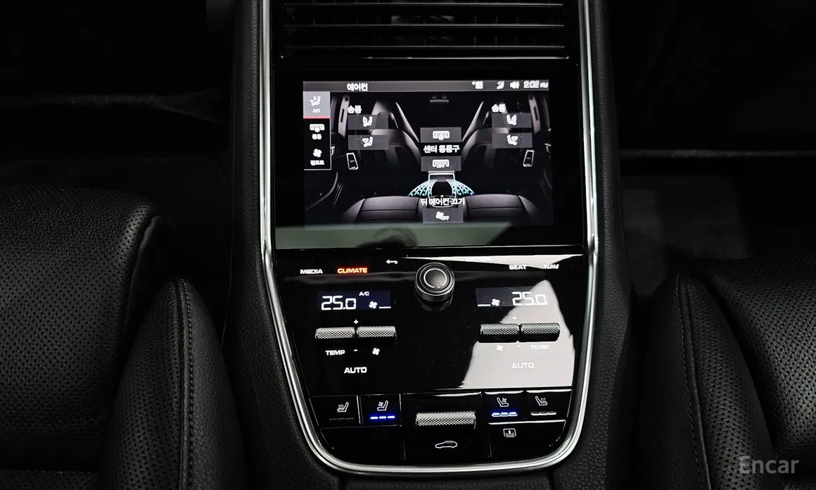 Фото 17 - Porsche Panamera