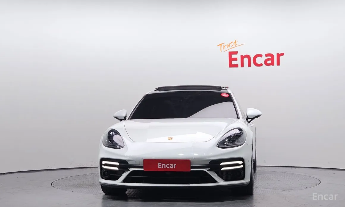 Фото 3 - Porsche Panamera