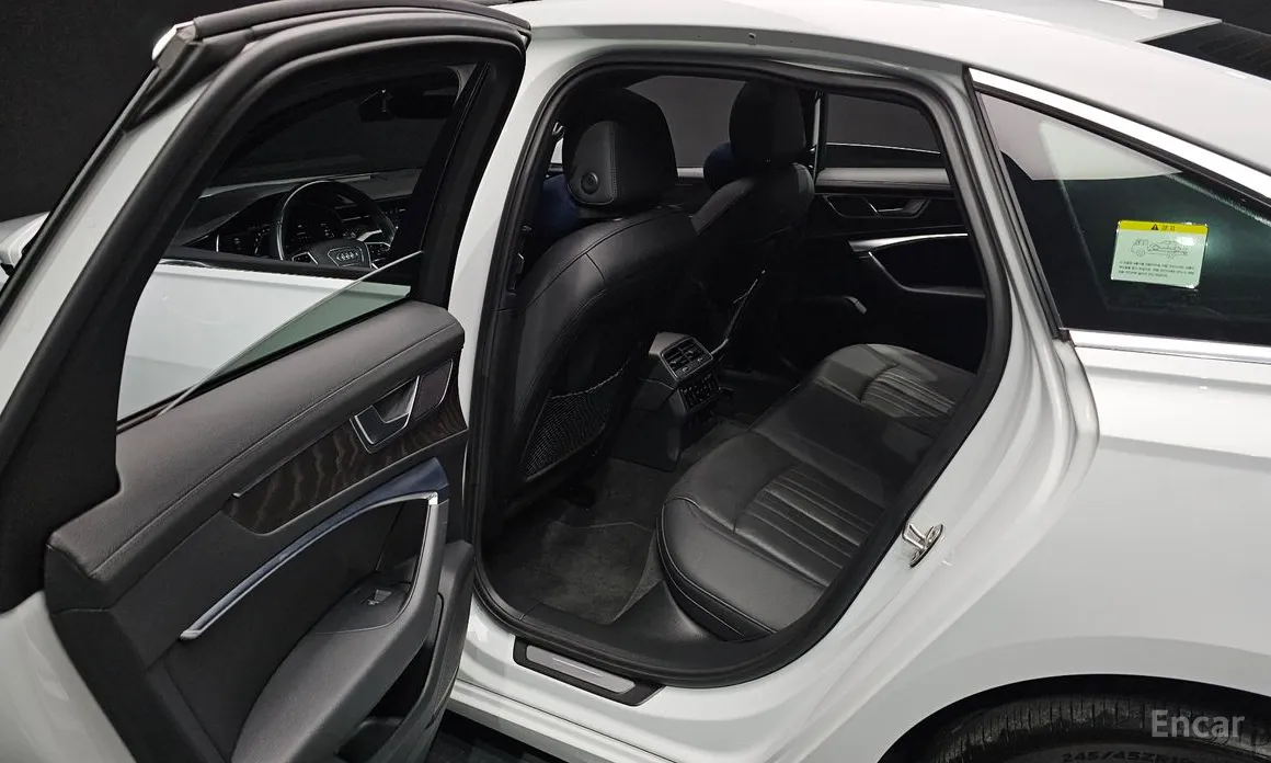 Фото 12 - Audi A6