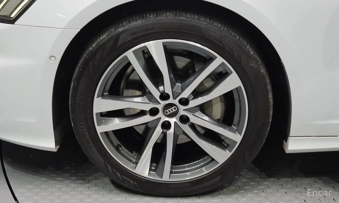 Фото 5 - Audi A6