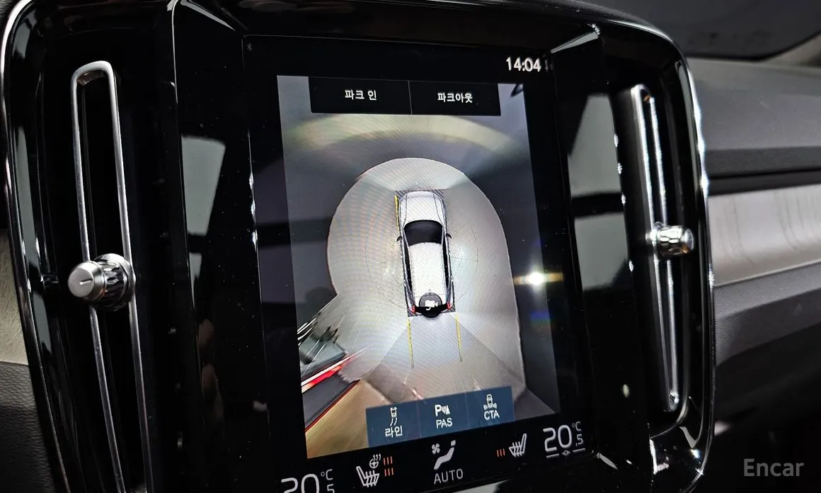 Фото 15 - Volvo XC40