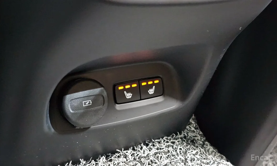 Фото 18 - Volvo XC40