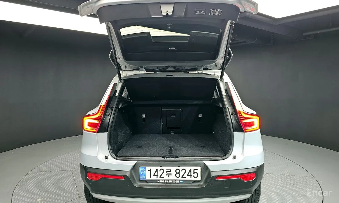 Фото 20 - Volvo XC40