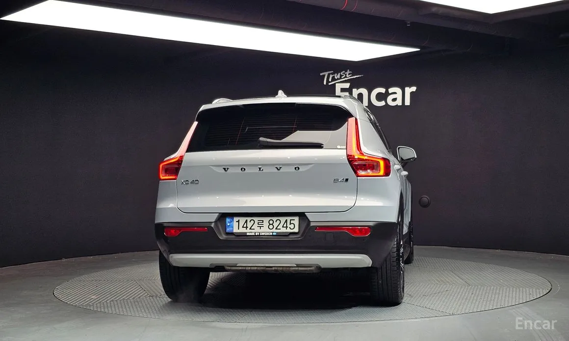 Фото 4 - Volvo XC40