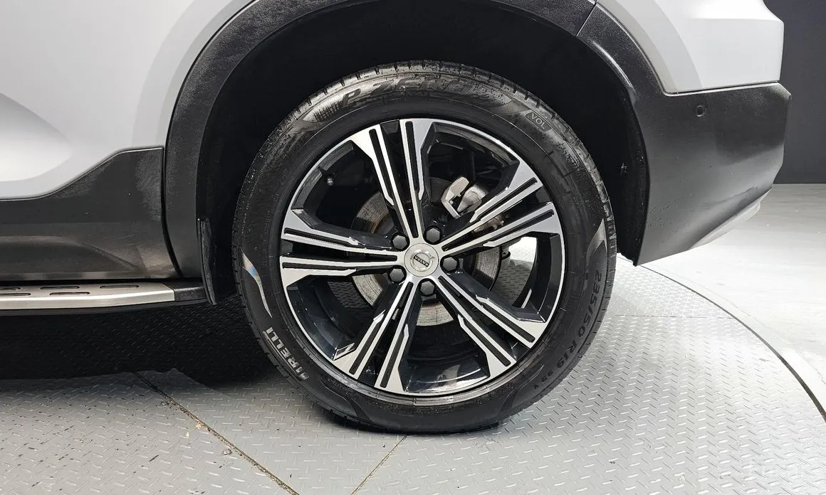 Фото 5 - Volvo XC40