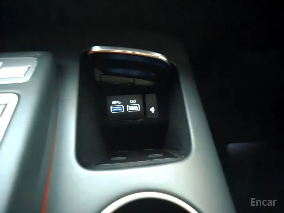 Фото 14 - Genesis GV70