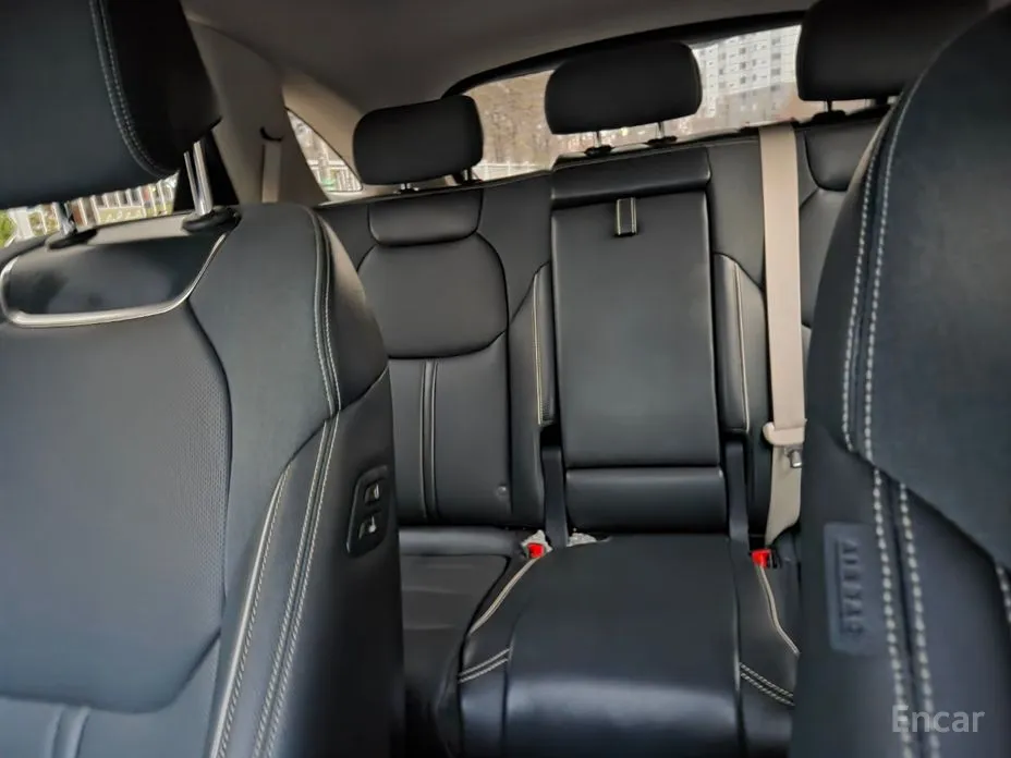 Фото 17 - Genesis GV70