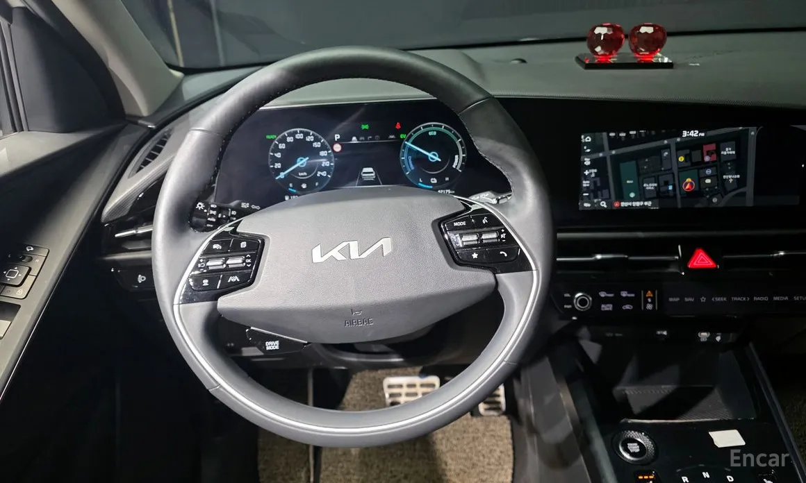 Фото 13 - Kia Niro