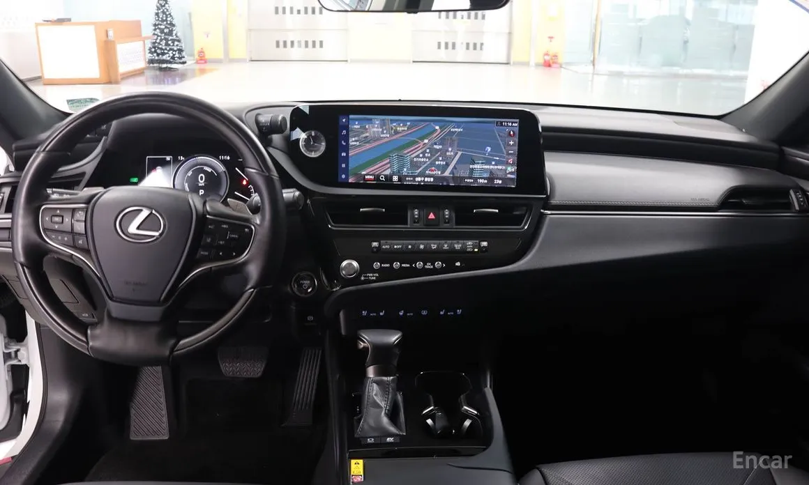 Фото 11 - Lexus ES