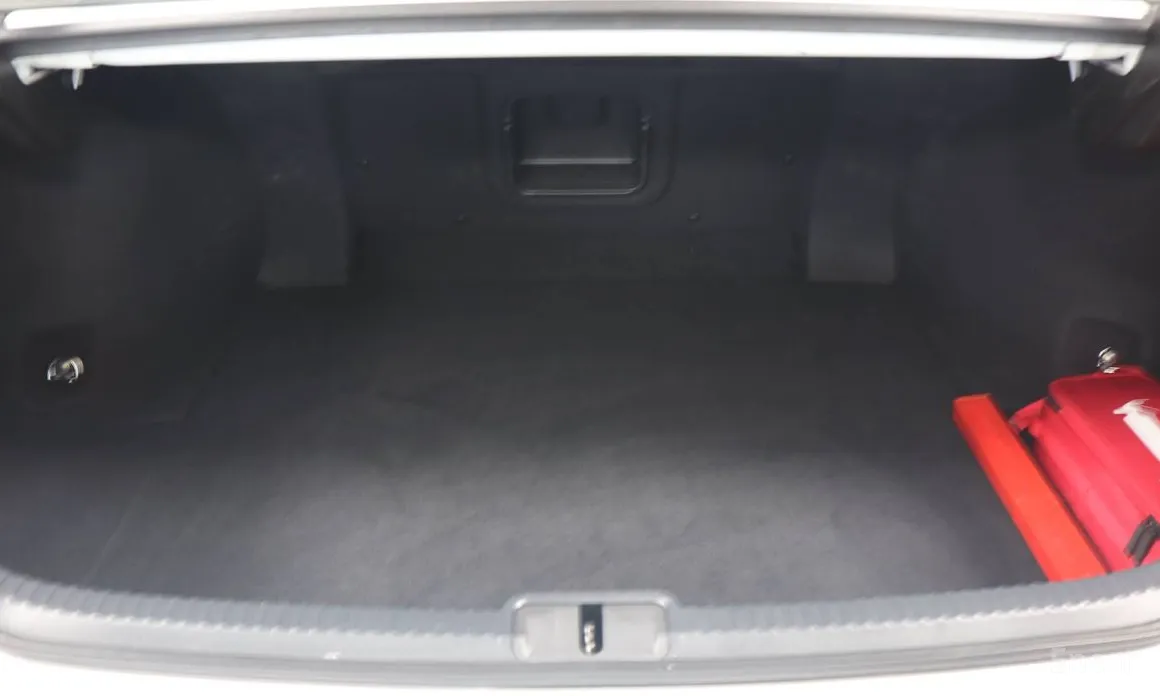 Фото 16 - Lexus ES