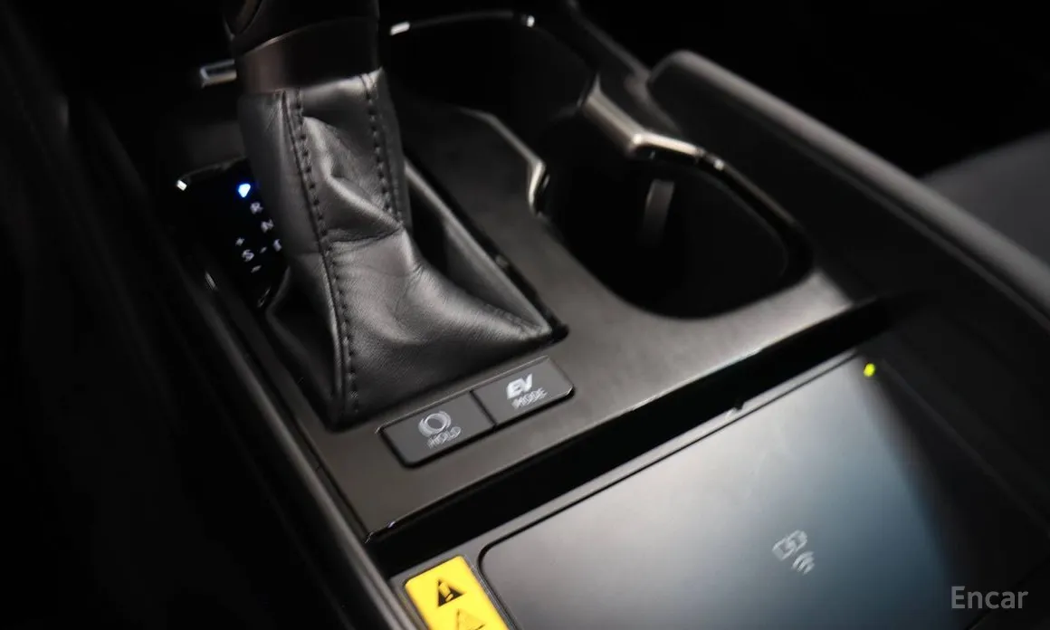 Фото 8 - Lexus ES