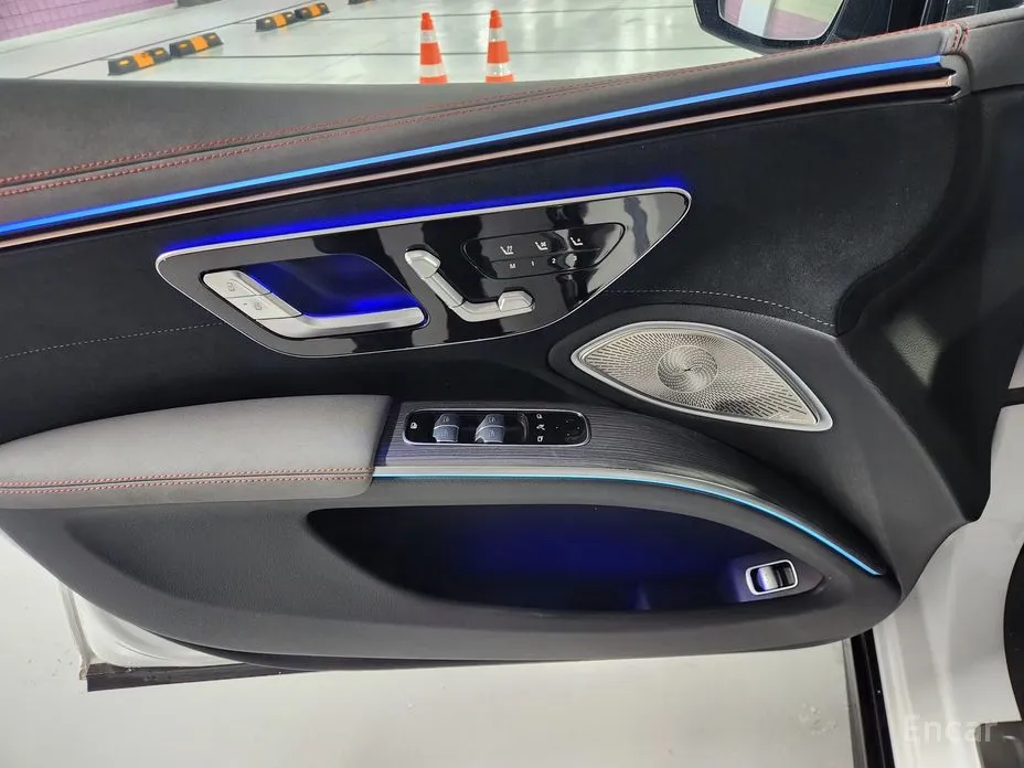 Фото 14 - Mercedes-Benz EQS