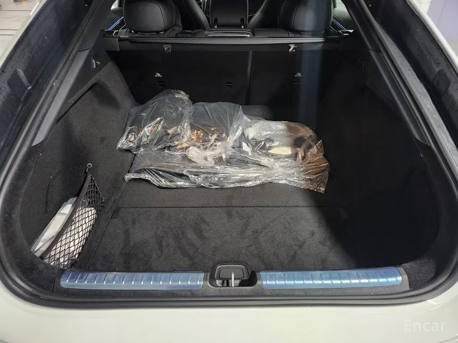 Фото 19 - Mercedes-Benz EQS