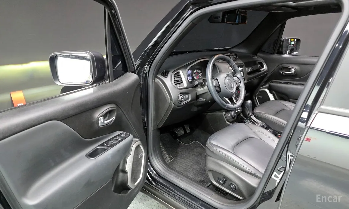 Фото 10 - Jeep Renegade