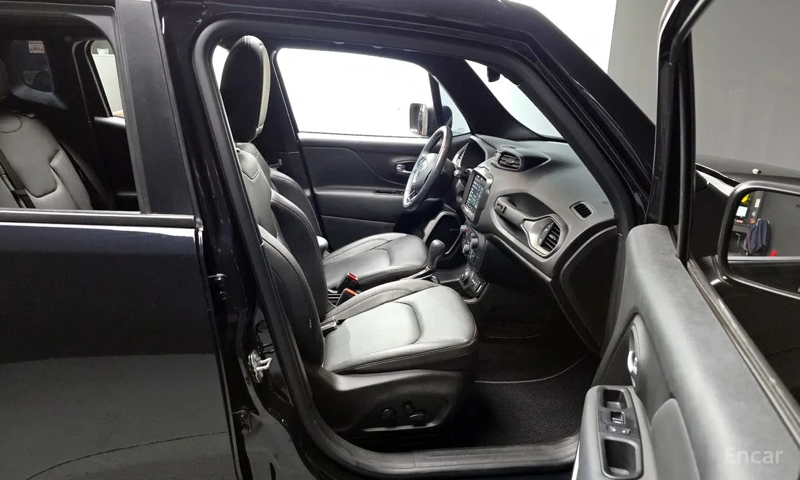 Фото 11 - Jeep Renegade