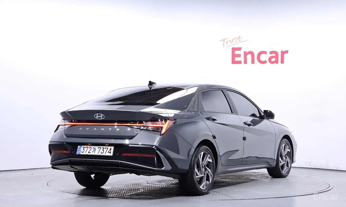 Фото 2 - Hyundai Avante