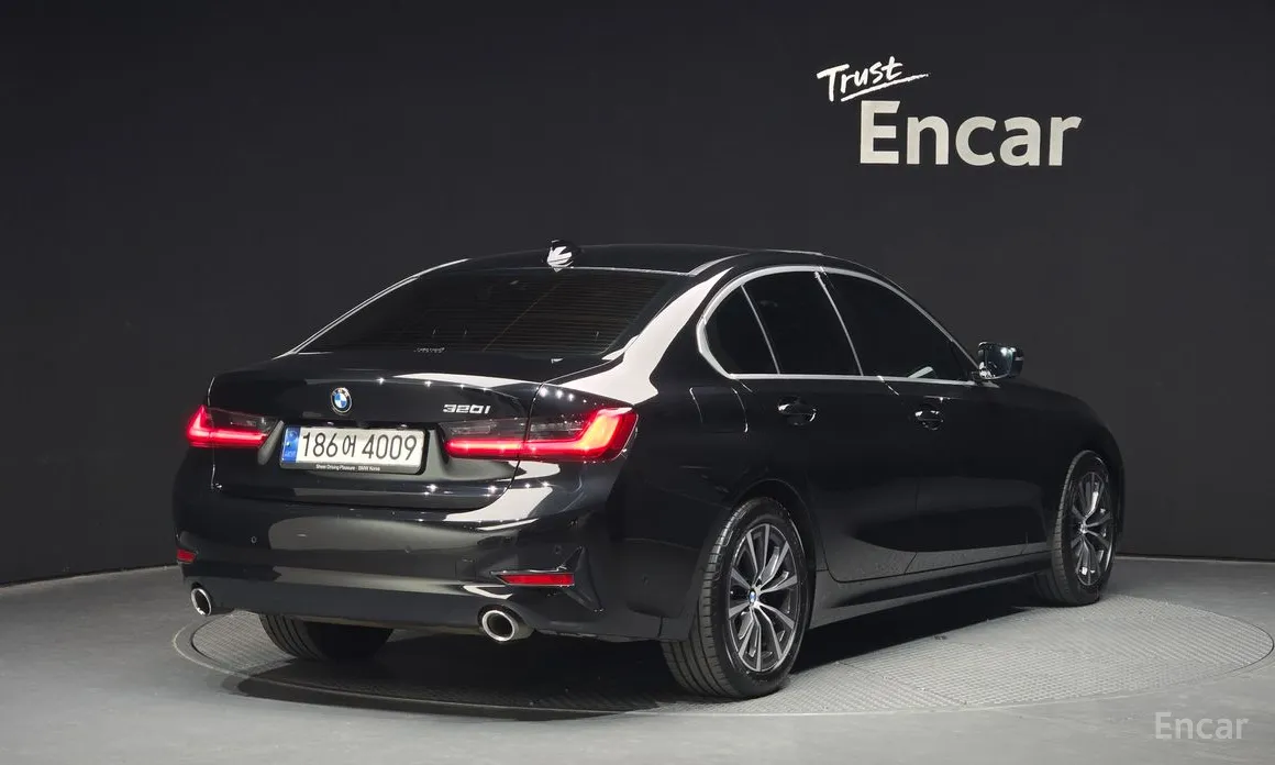 Фото 2 - BMW 3 Series