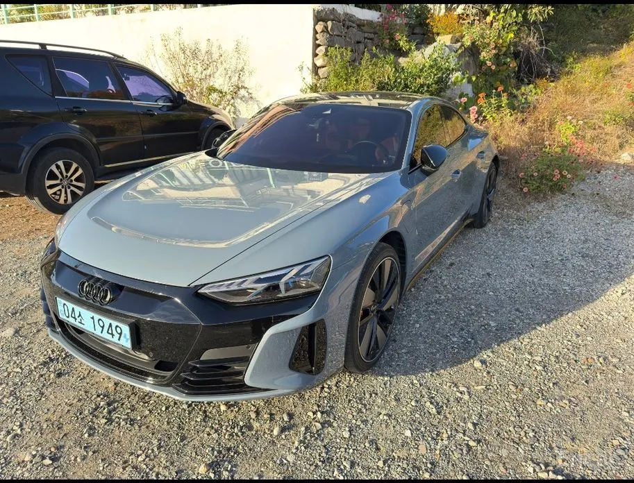 Фото 1 - Audi e-tron GT