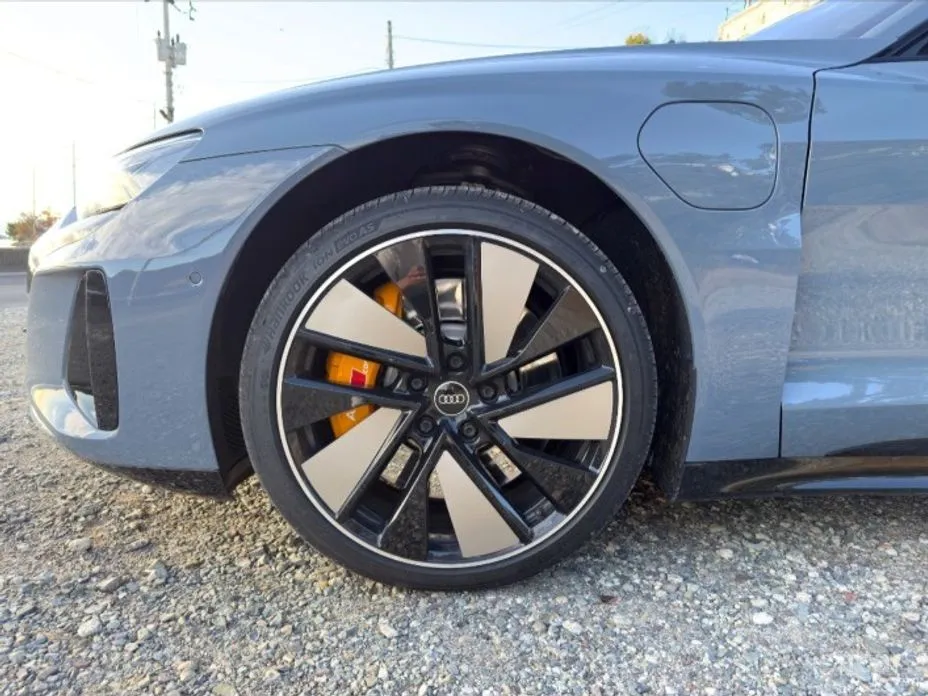 Фото 7 - Audi e-tron GT