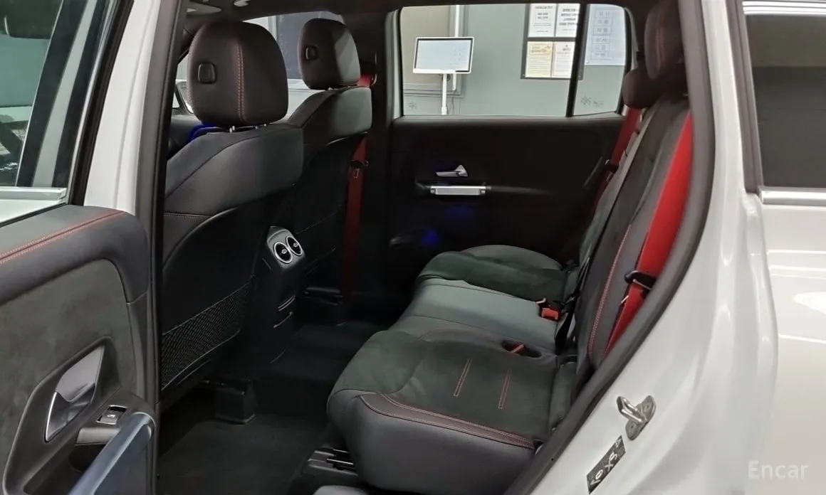 Фото 11 - Mercedes-Benz GLB-Class