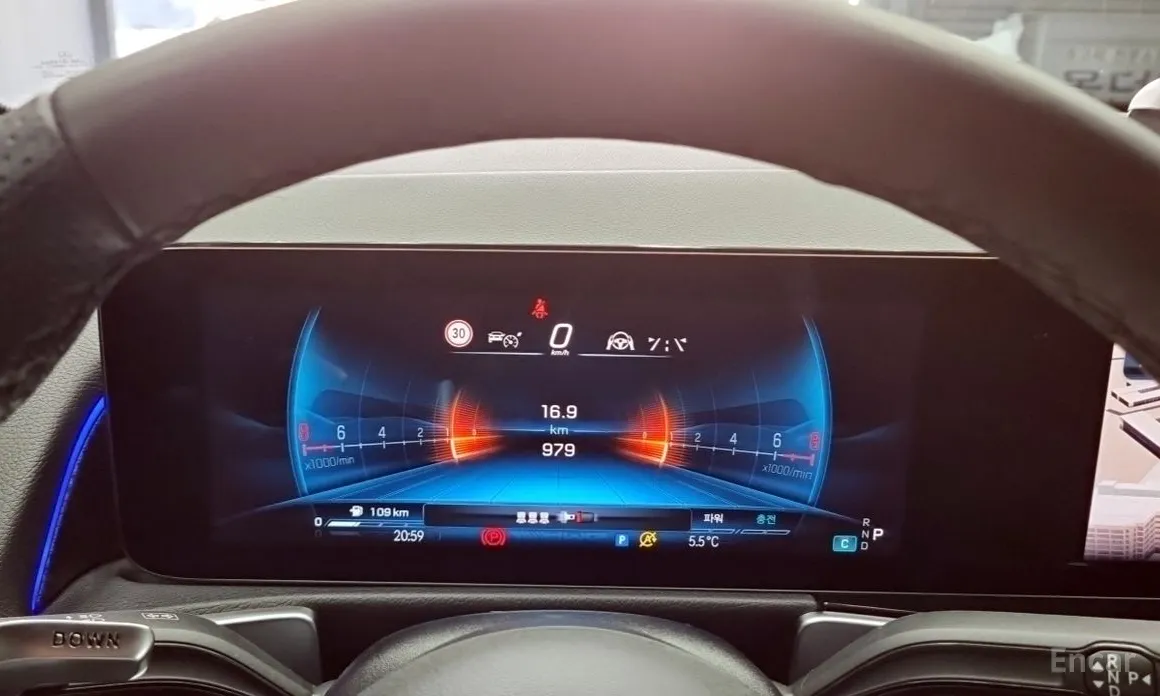 Фото 8 - Mercedes-Benz GLB-Class