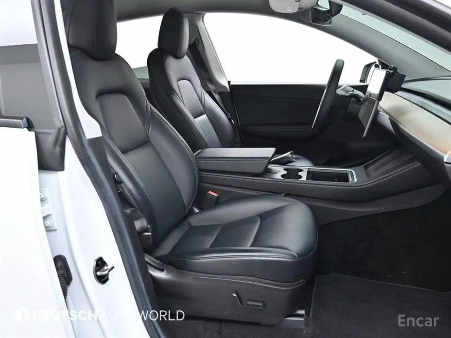 Фото 10 - Tesla Model Y