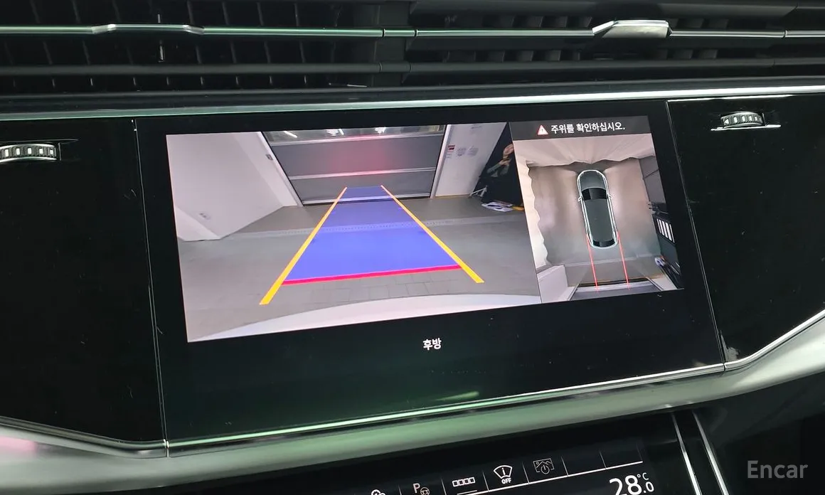 Фото 15 - Audi Q8