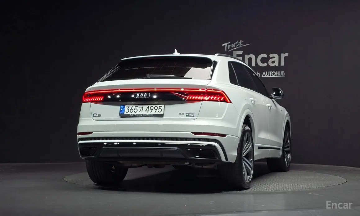 Фото 4 - Audi Q8