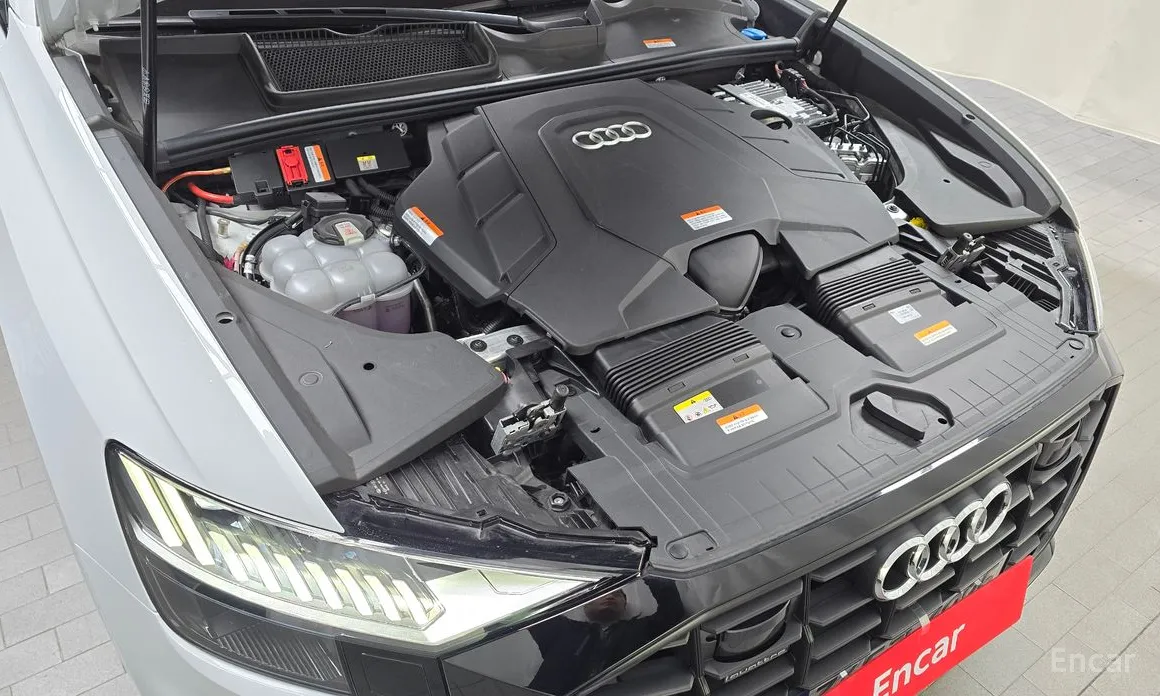 Фото 6 - Audi Q8