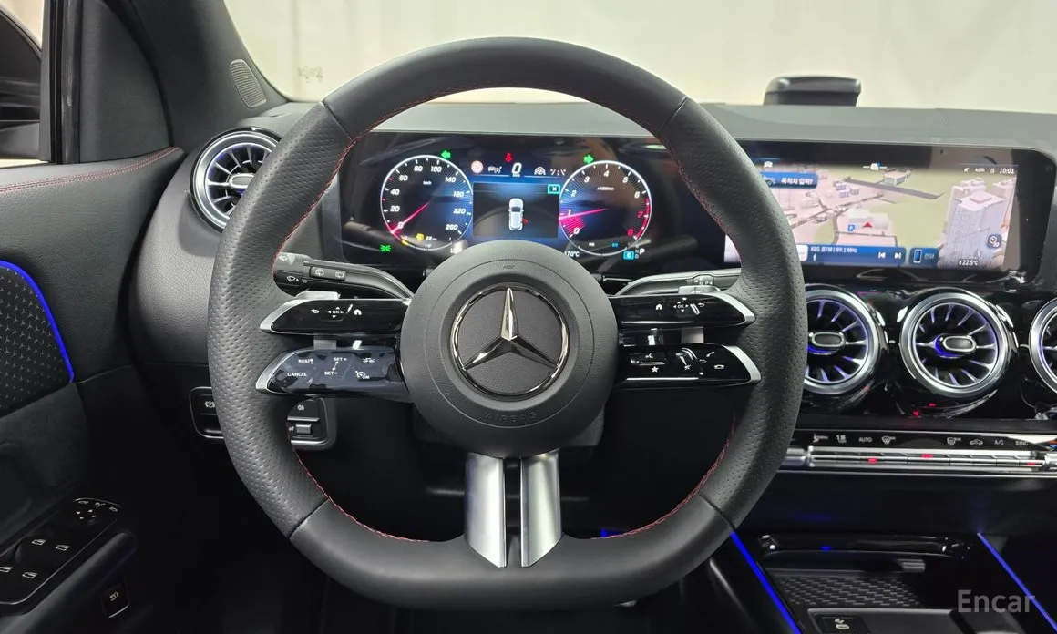 Фото 13 - Mercedes-Benz GLA-Class