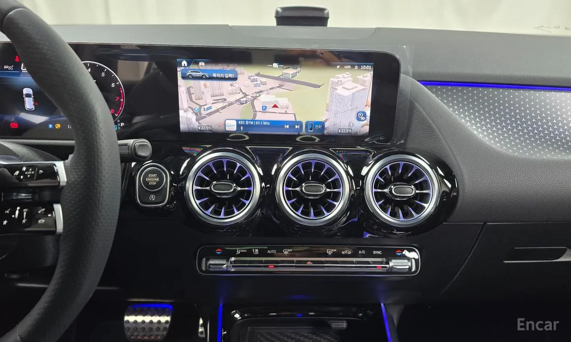 Фото 14 - Mercedes-Benz GLA-Class