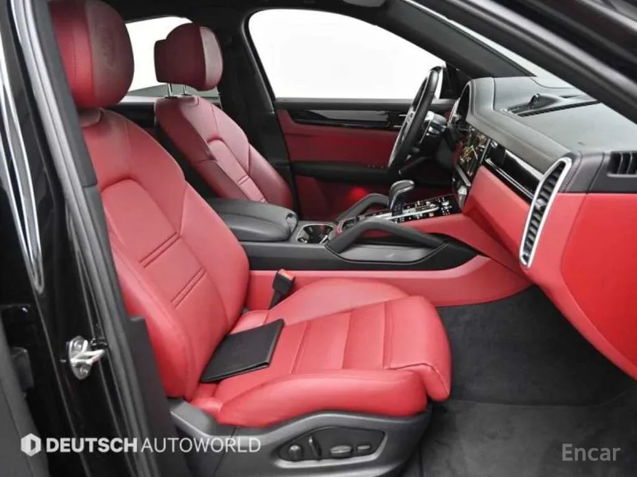 Фото 10 - Porsche Cayenne