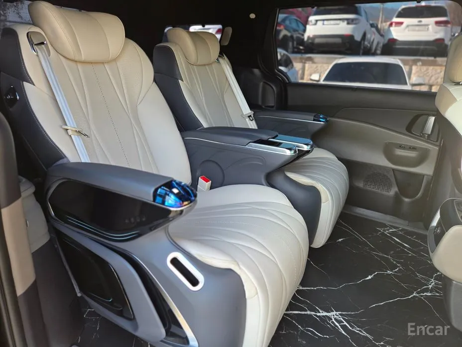 Фото 14 - Kia Carnival