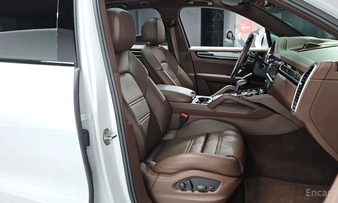 Фото 10 - Porsche Cayenne