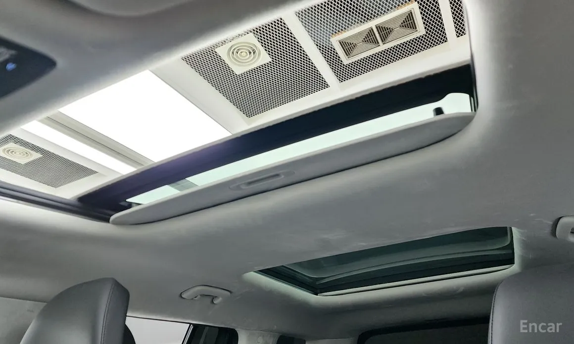 Фото 18 - Hyundai Santa Fe