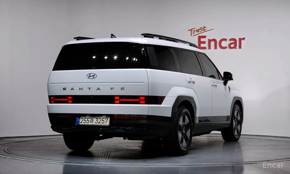 Фото 2 - Hyundai Santa Fe