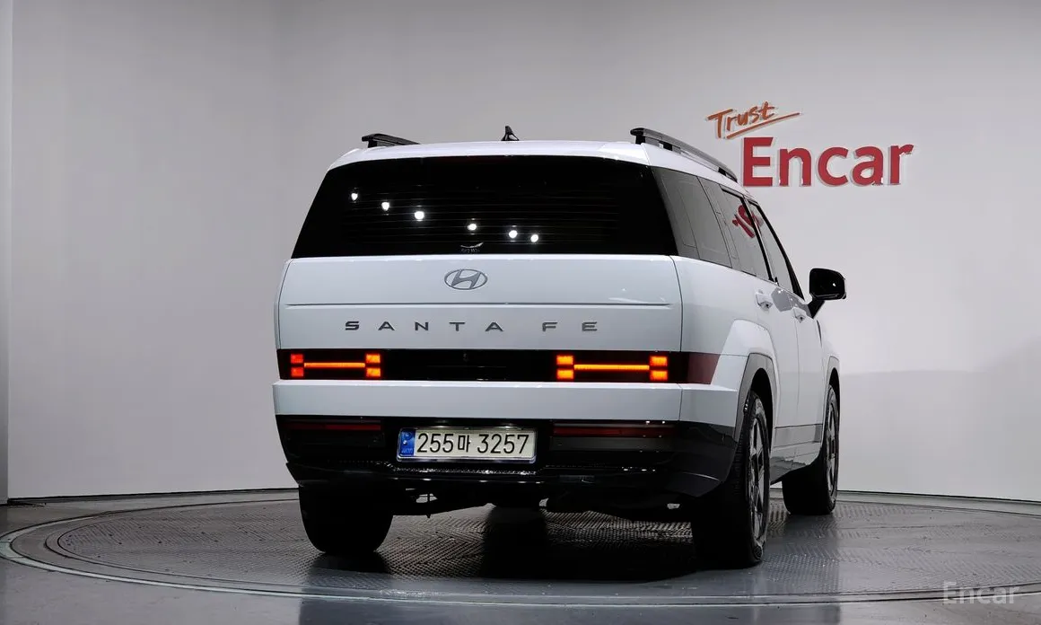 Фото 4 - Hyundai Santa Fe