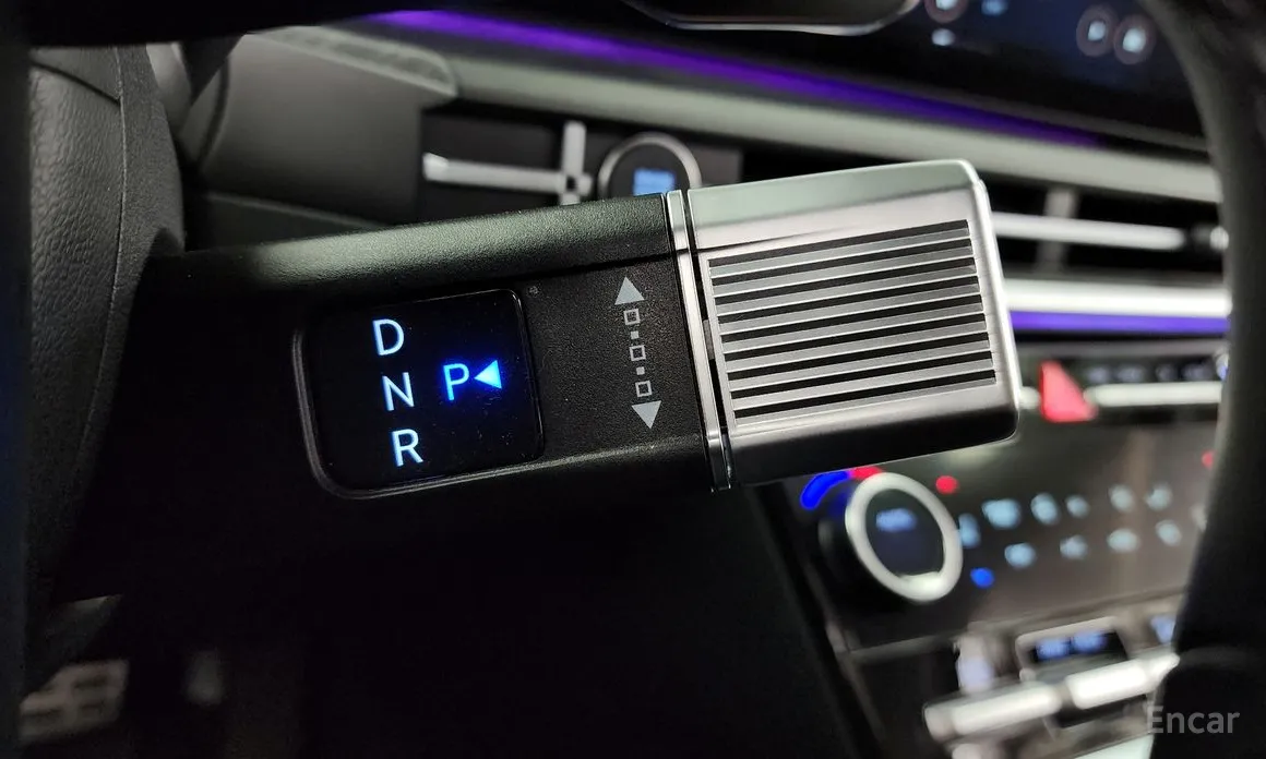 Фото 9 - Hyundai Santa Fe