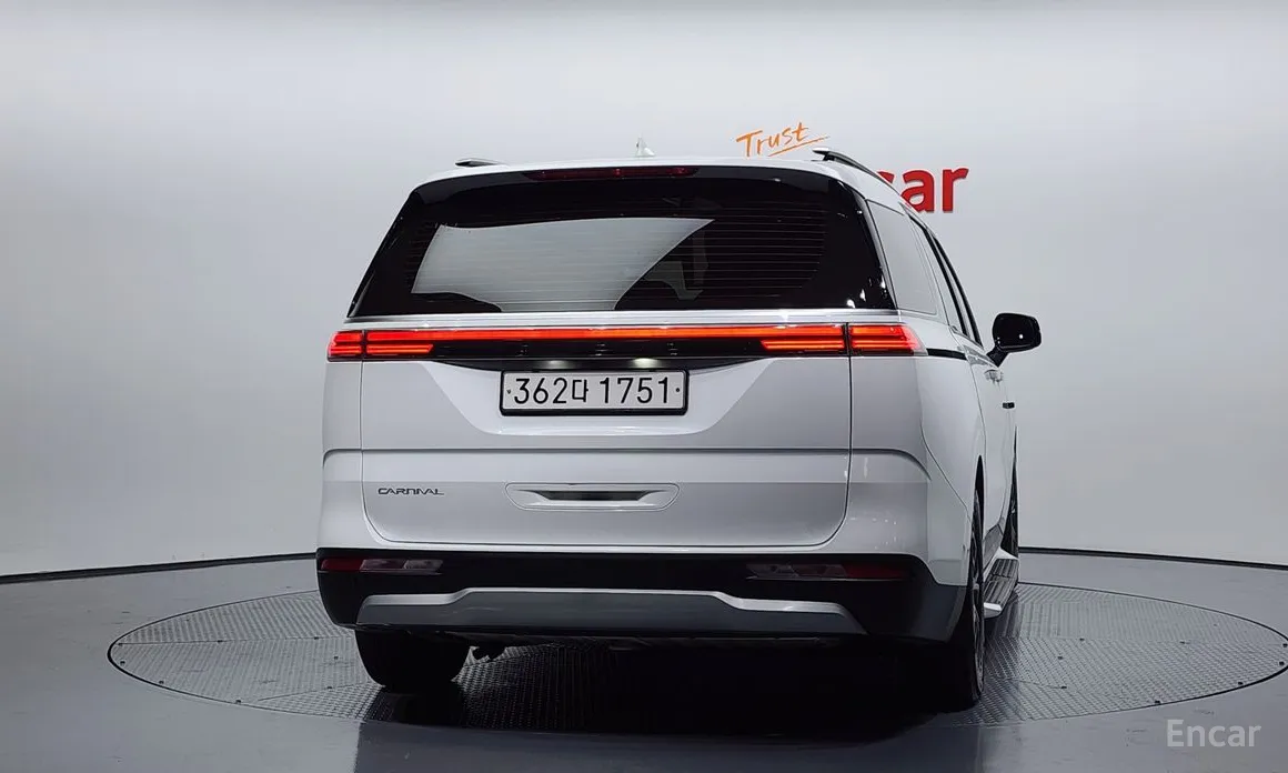 Фото 4 - Kia Carnival