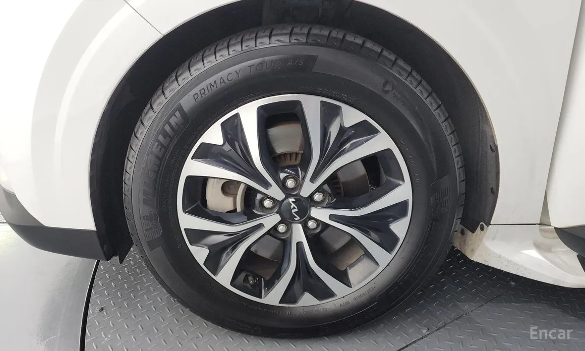 Фото 5 - Kia Carnival