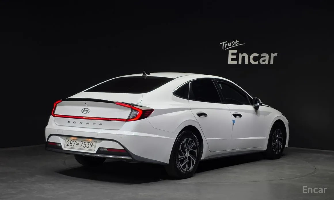 Фото 2 - Hyundai Sonata