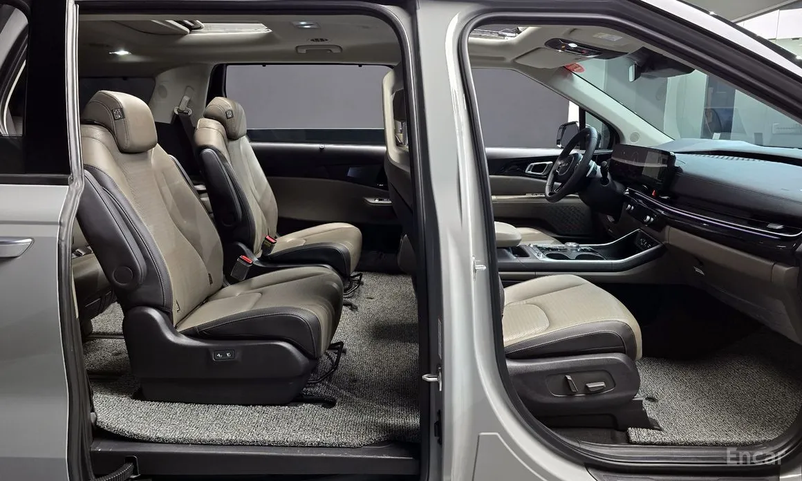 Фото 10 - Kia Carnival