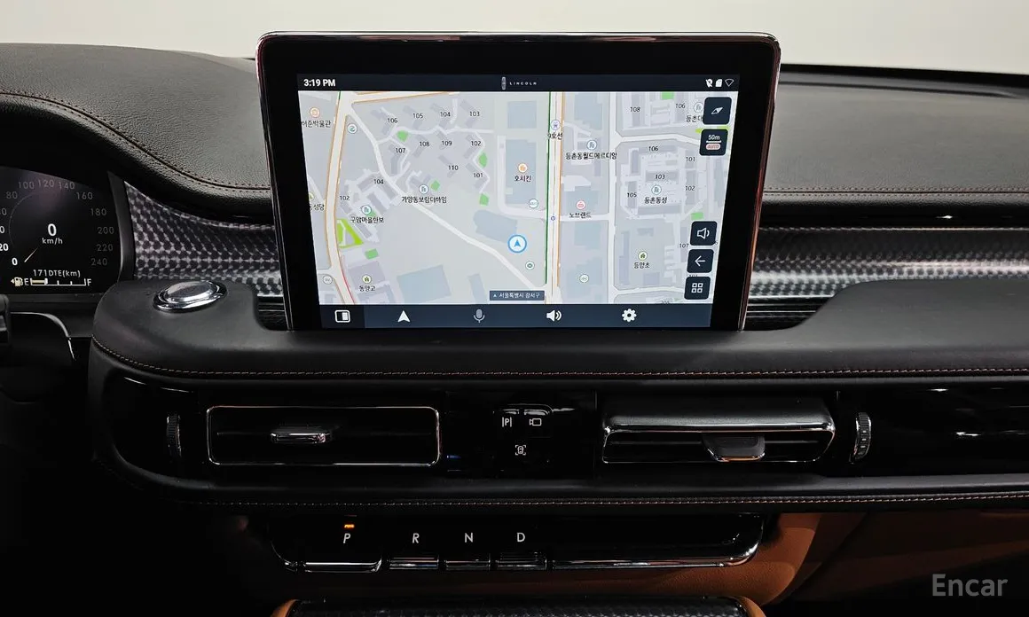 Фото 14 - Lincoln Aviator