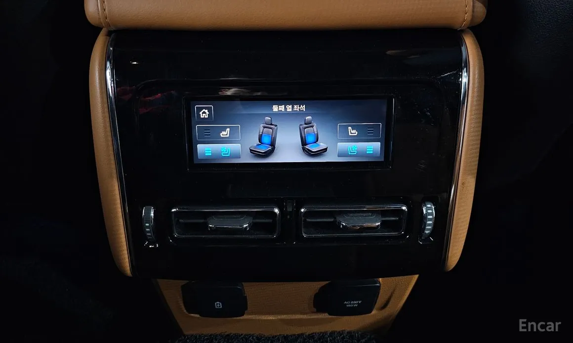 Фото 19 - Lincoln Aviator