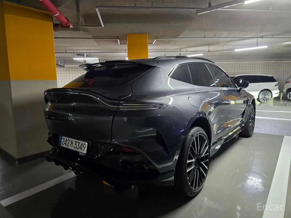Фото 4 - Aston Martin DBX