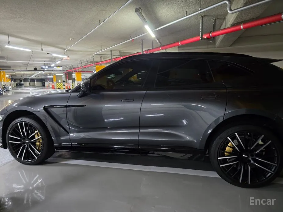 Фото 6 - Aston Martin DBX